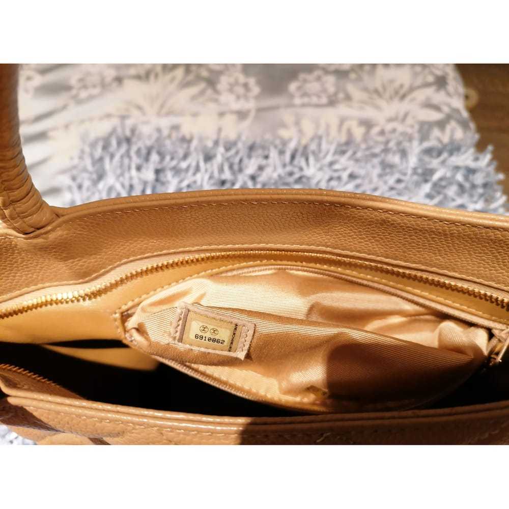 Chanel Médaillon leather handbag - image 3