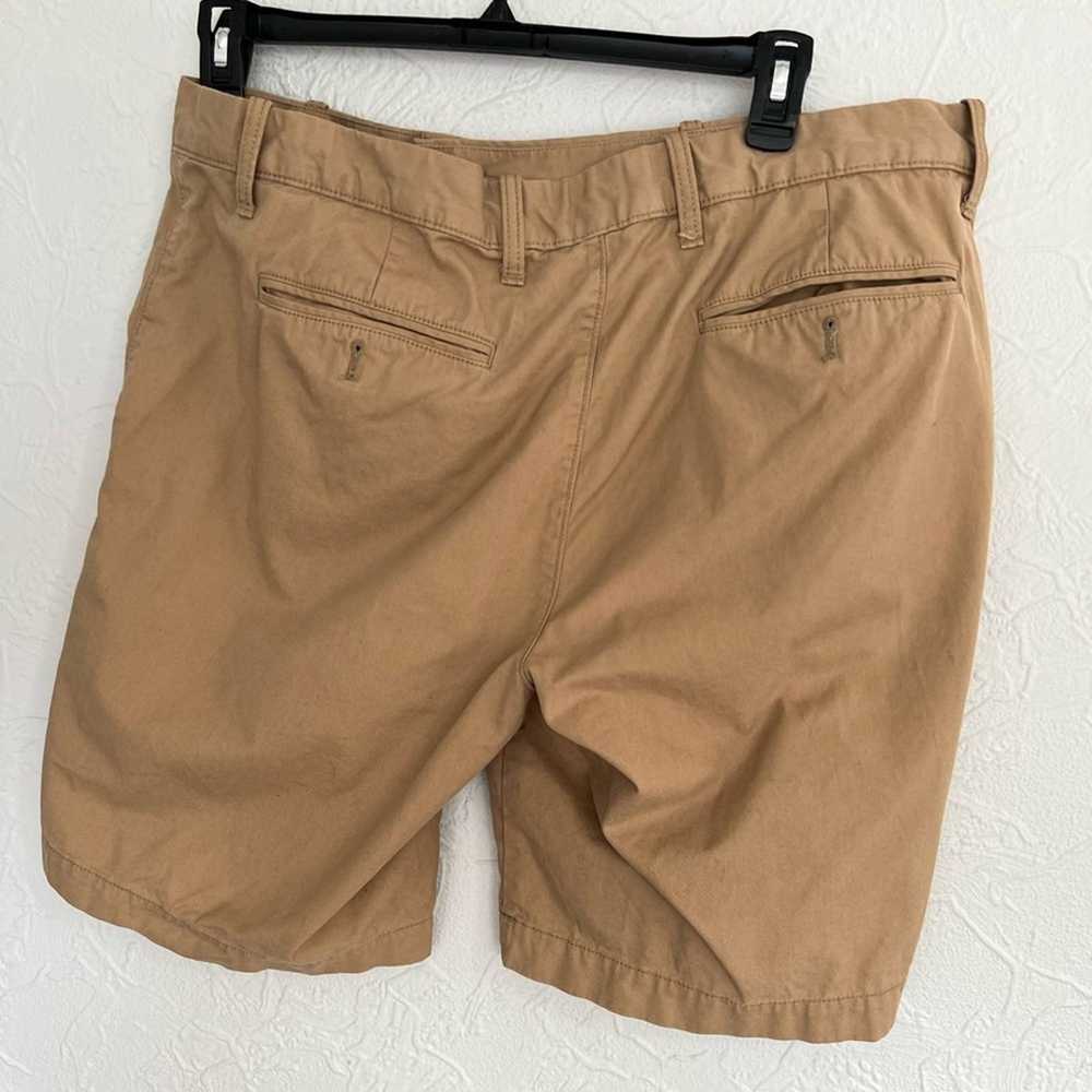 Gap MENS GAP KHAKI SHORTS SIZE 38” - image 2