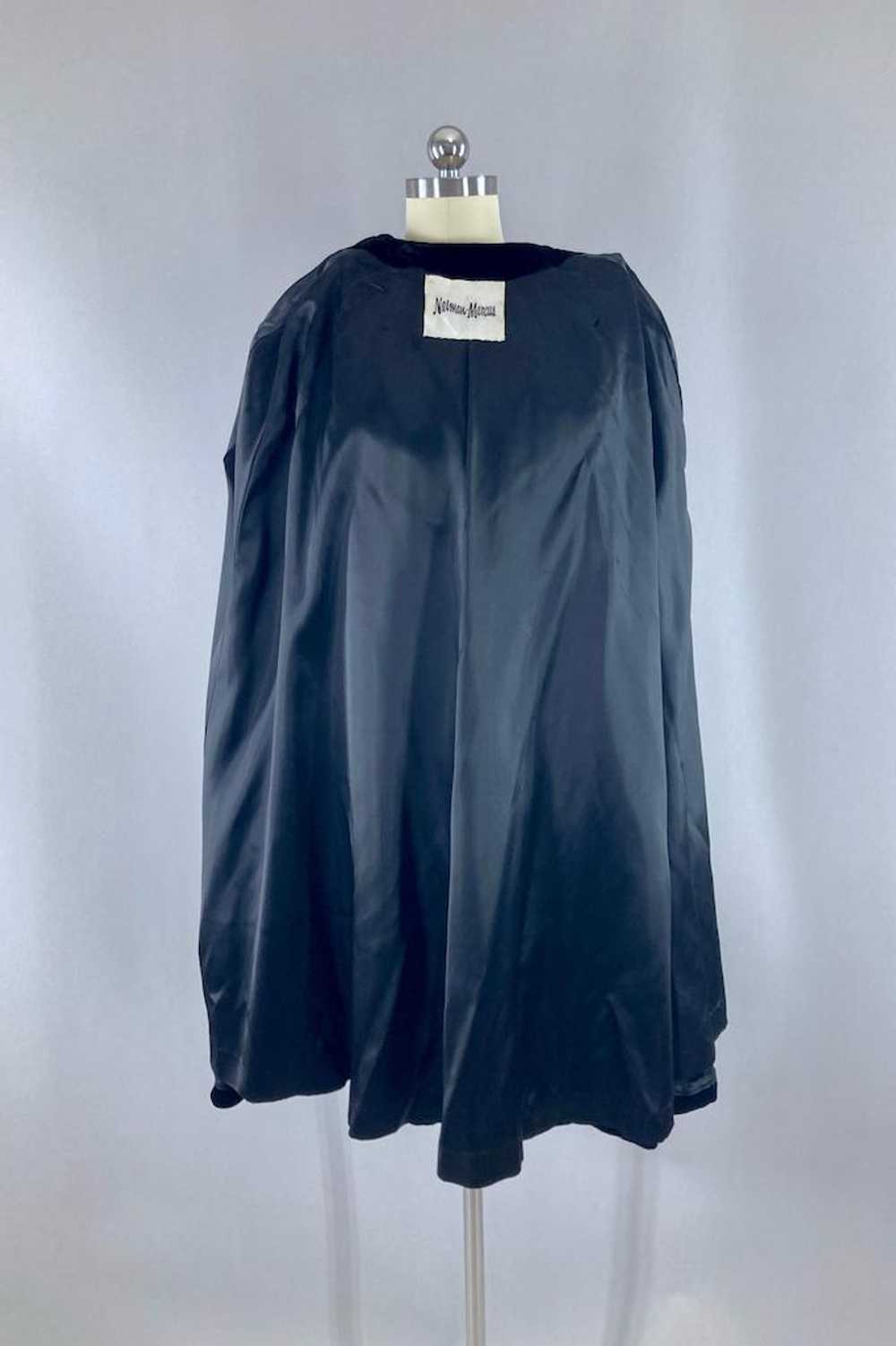 Vintage 1960s Black Velvet Cape - image 7