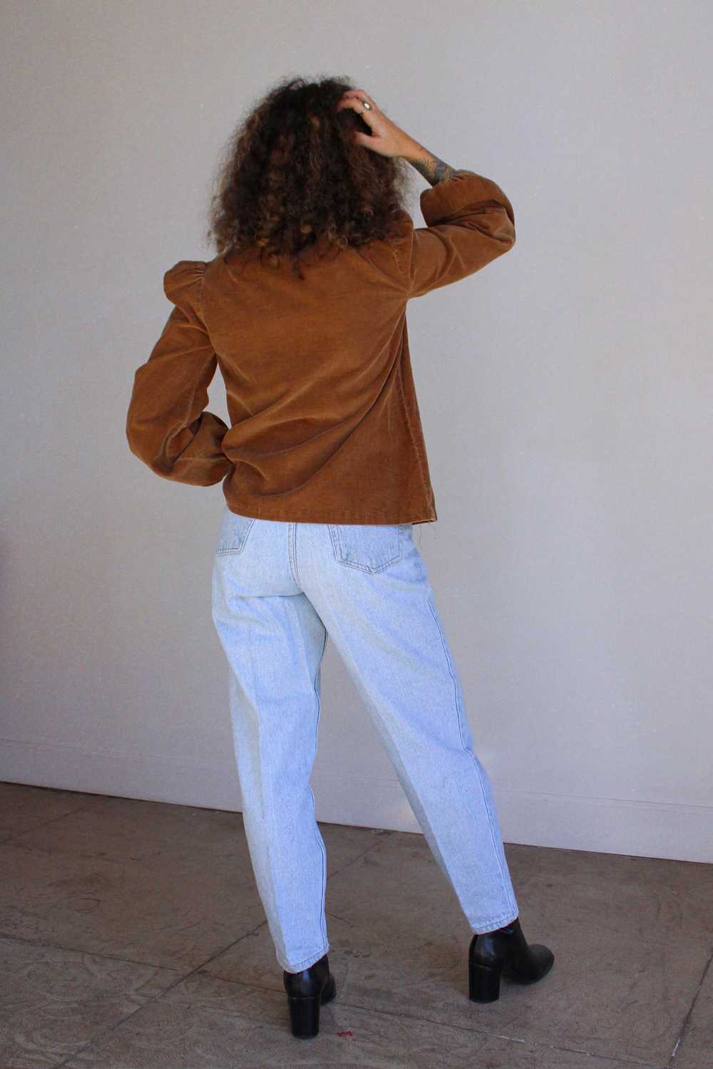 1960s Brown Corduroy Embroidered Smock Blouse w/ … - image 7