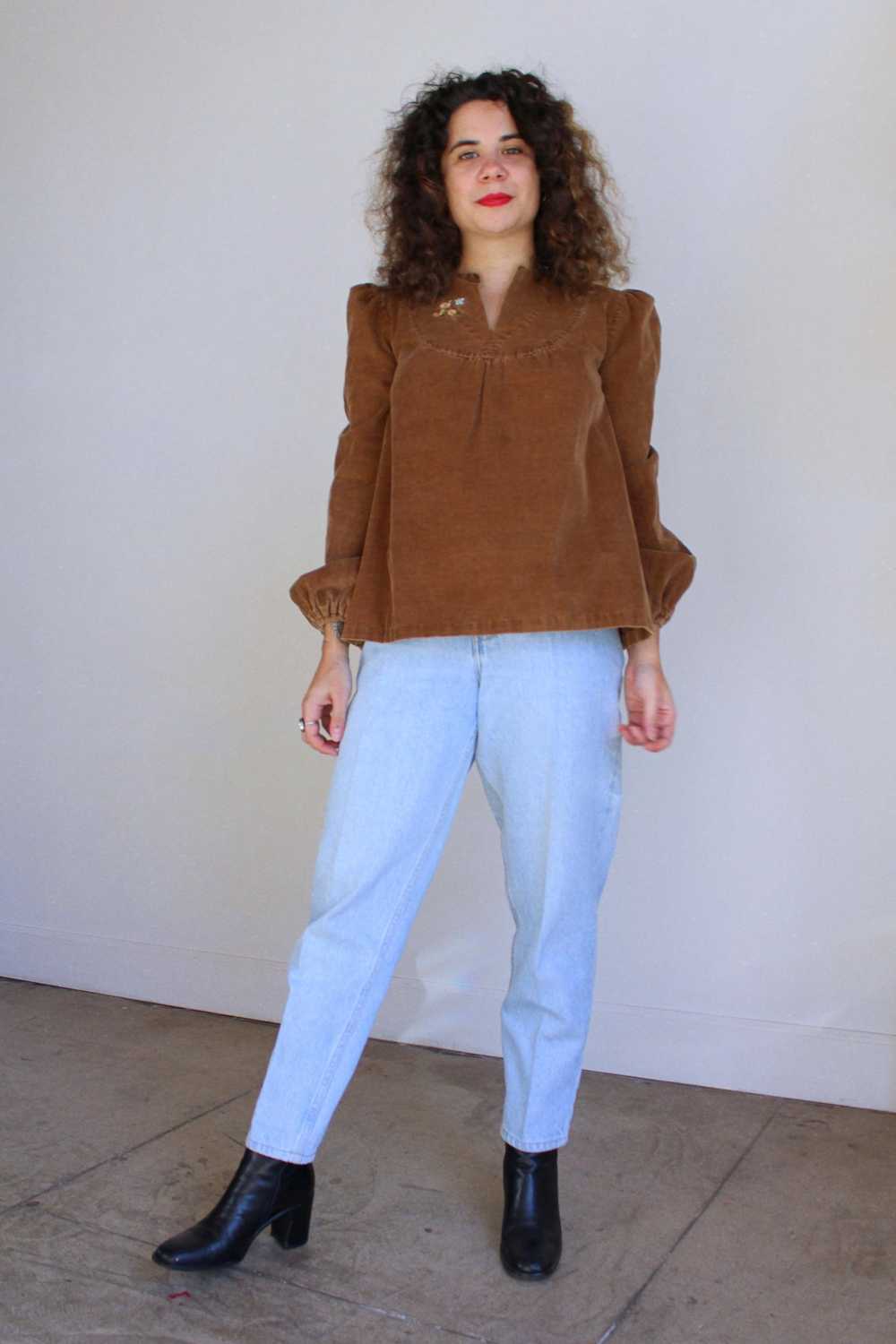 1960s Brown Corduroy Embroidered Smock Blouse w/ … - image 9