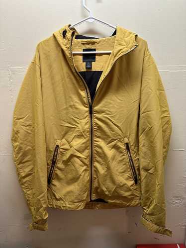 H and clearance m yellow jacket