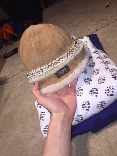 Streetwear × Ugg Ugg Sheepskin Bucket Hat