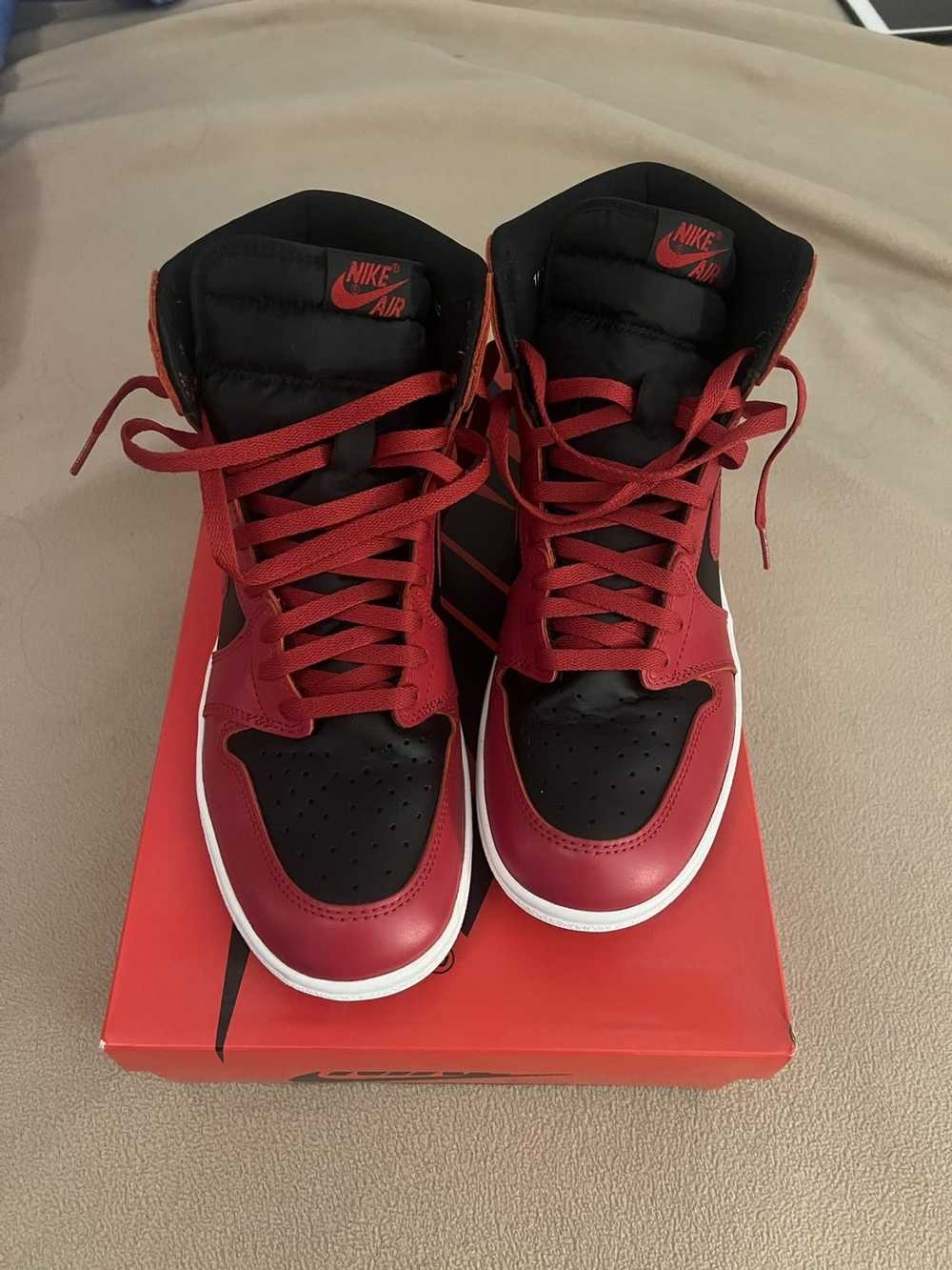 Jordan Brand × Nike Jordan 1 High Retro OG “Varsi… - image 3