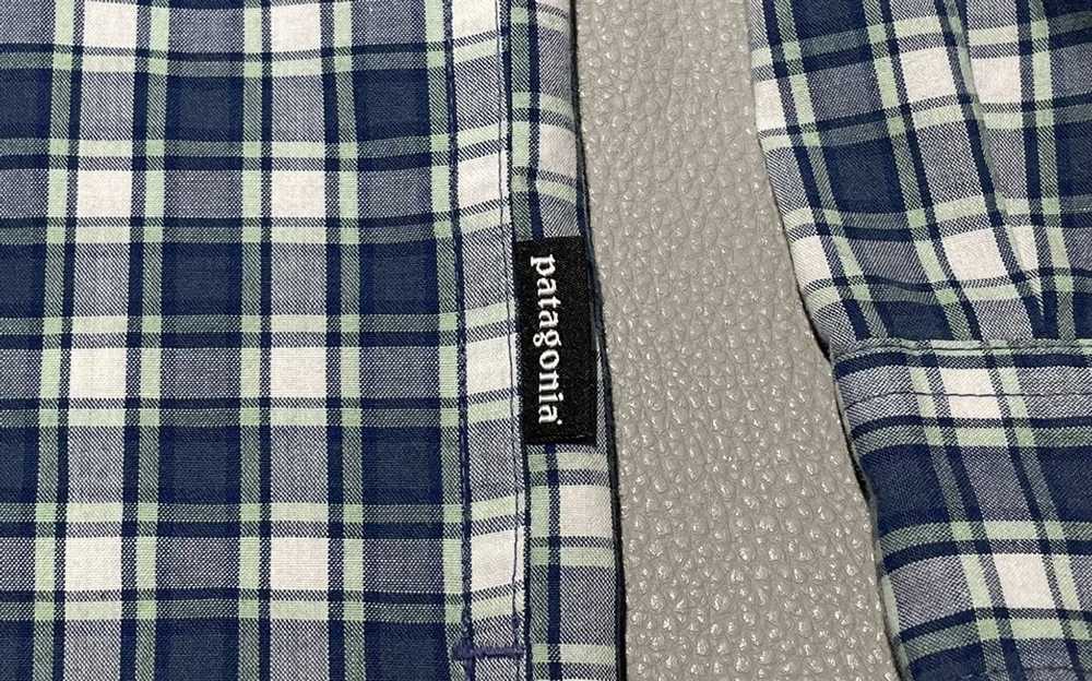 Patagonia Mens Patagonia plaid organic cotton lon… - image 4