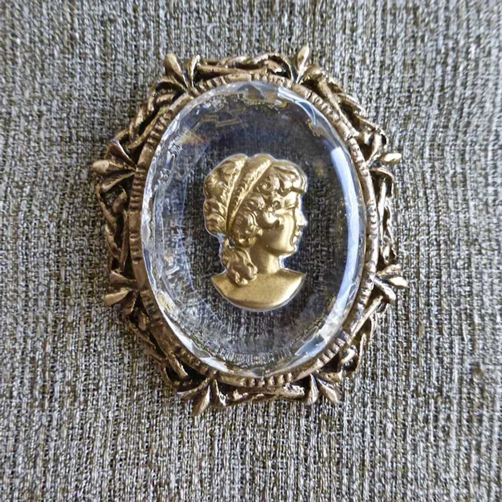 Vintage Reverse Carved Intaglio Glass Goldtone Ca… - image 2