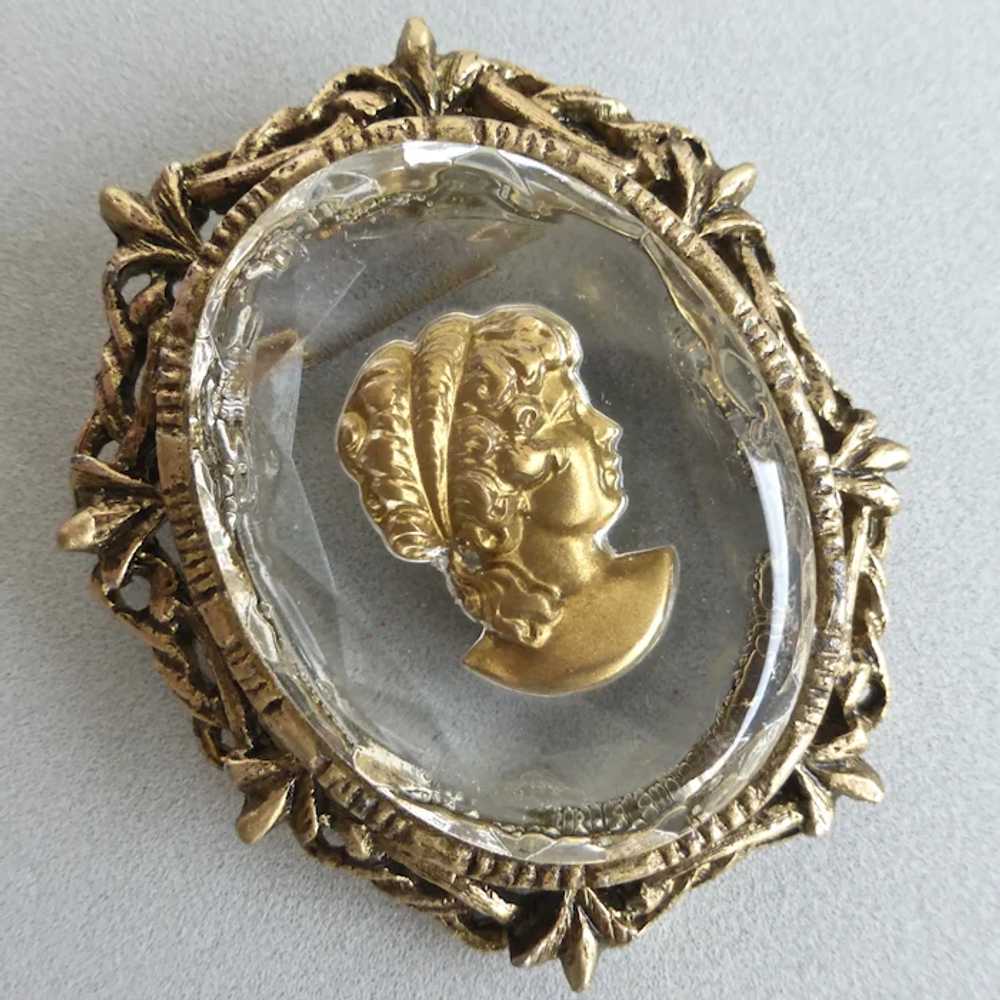 Vintage Reverse Carved Intaglio Glass Goldtone Ca… - image 3