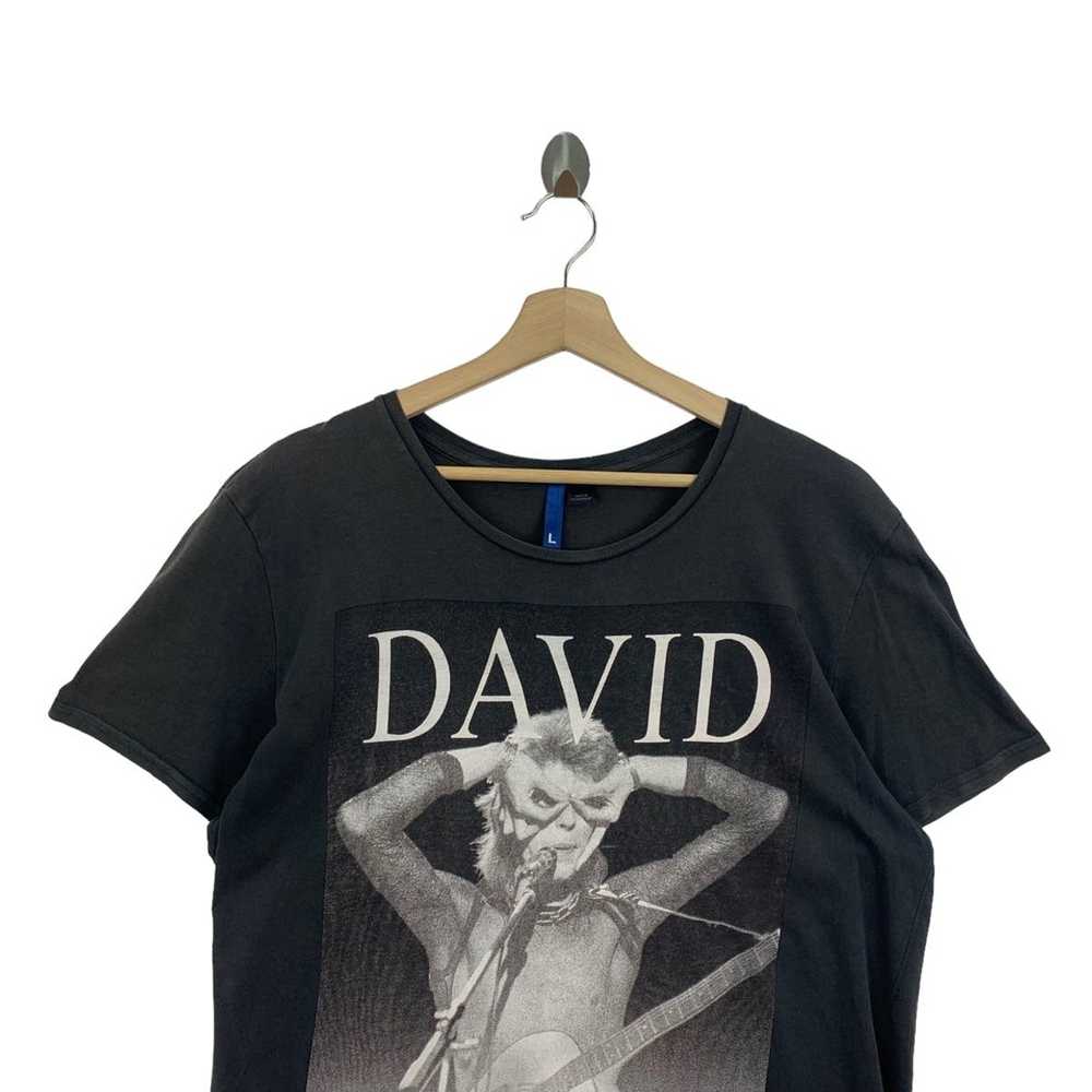 Band Tees × H&M Rare!! DAVID BOWIE X H&M big prin… - image 2