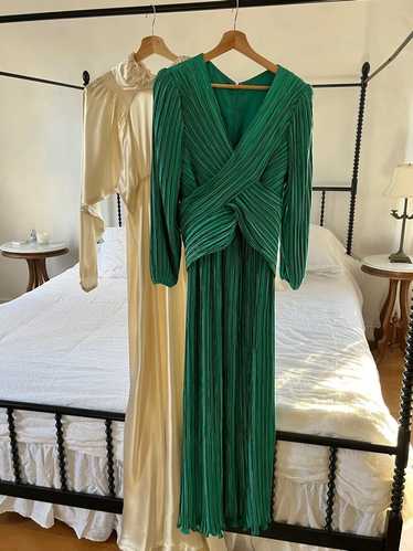 Vintage Emerald Pleated Puffed Sleeve Dress