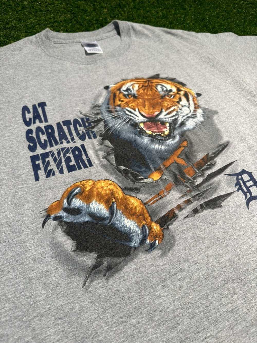 Vintage Vintage Y2K Detroit Tigers ‘Cat Scratch F… - image 2