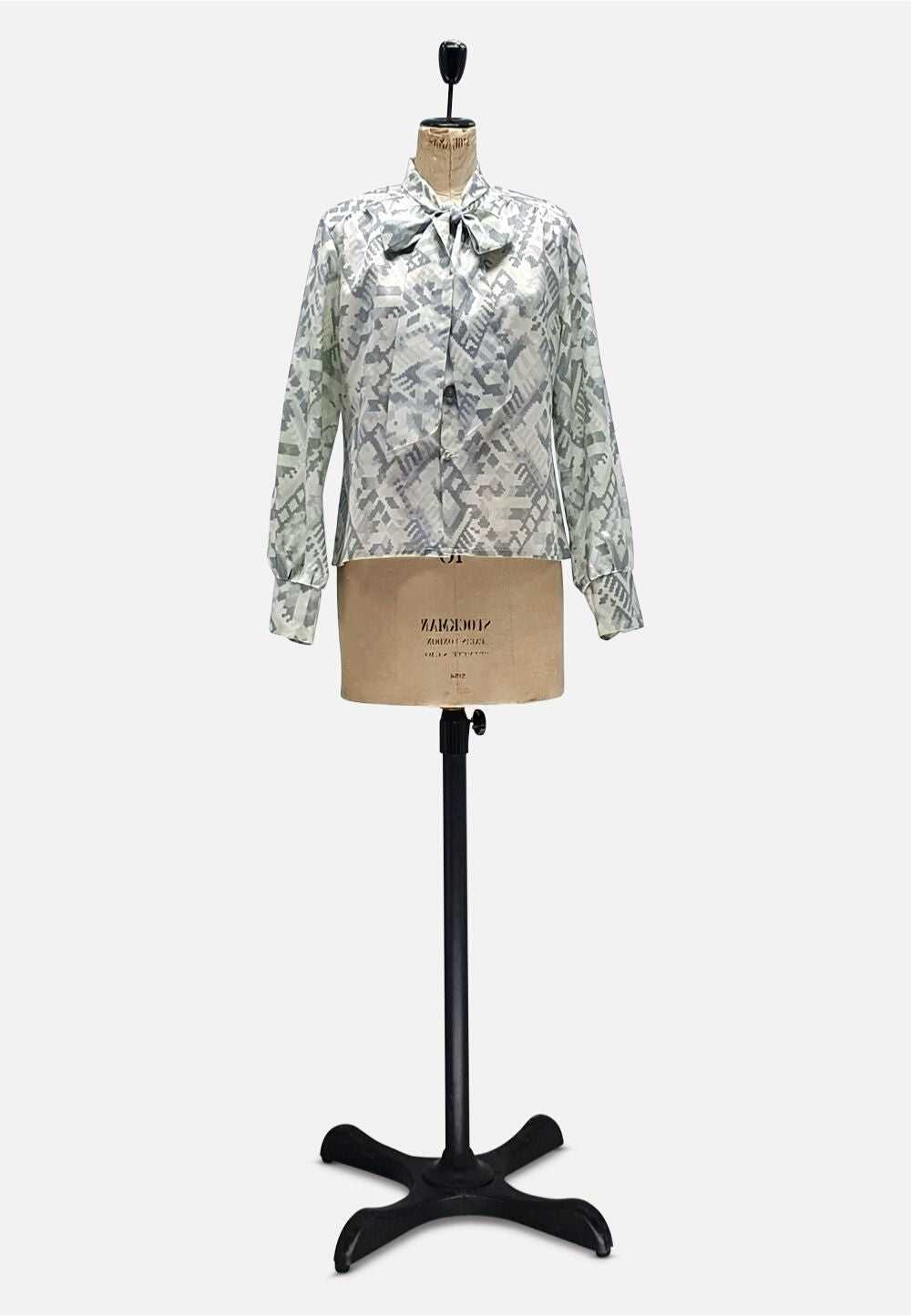 English Bow Beauty Blouse - image 1