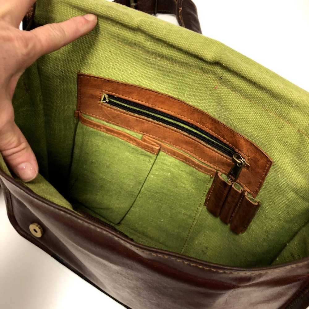 Vintage Vtg OILED Leather Distressed Handbag MESS… - image 3