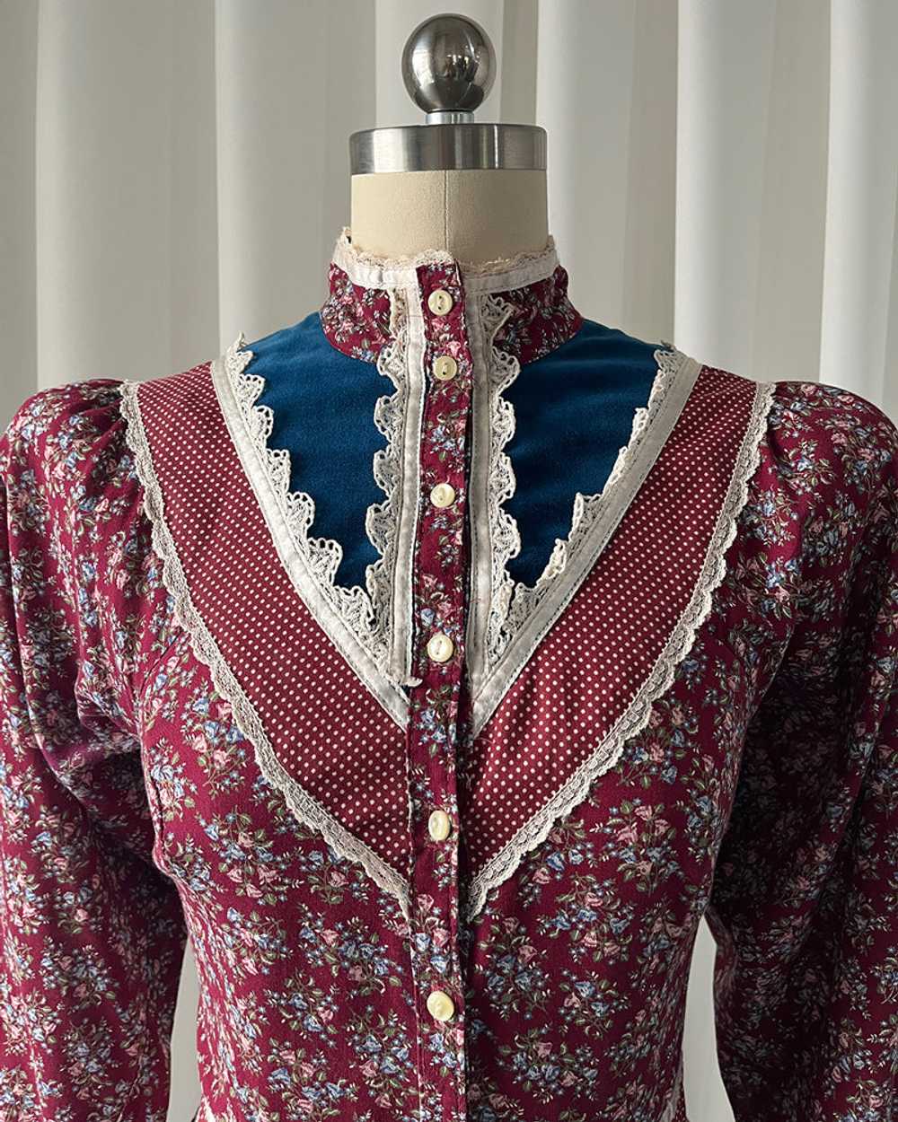 70s Gunne Sax Burgundy Floral & Velvet Dress - image 2