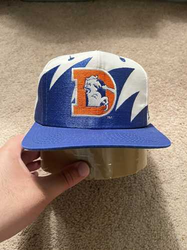 NFL Mitchell & Ness St. Louis Rams Mens NFL Sharktooth Hat