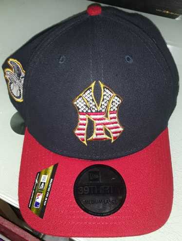 海外限定 新品 NYアップル ニューヨーク モンチッチ 2527 💥NY Yankees 59FIFTY Fitted 7 1/2 Red Big Apple Logo 100th