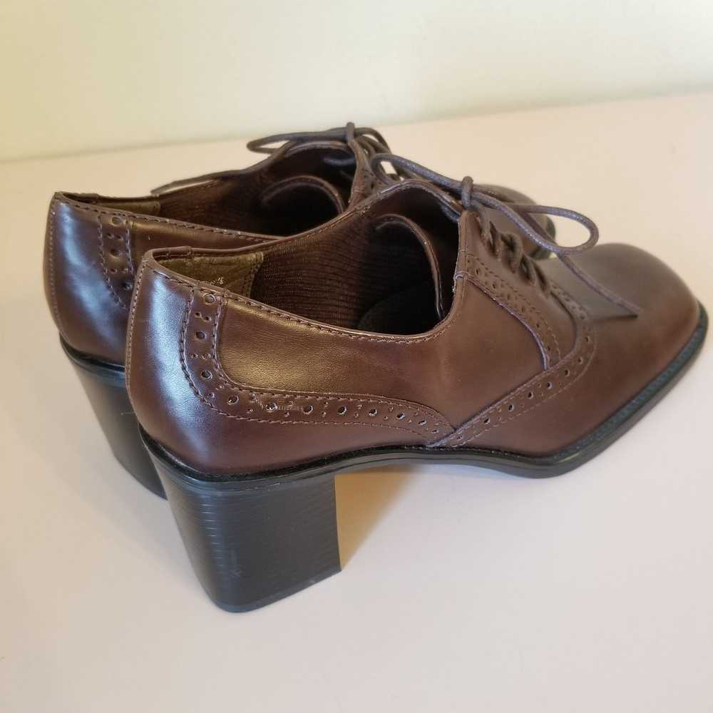 The Unbranded Brand Expressions 8M Brown Shoes Ch… - image 5