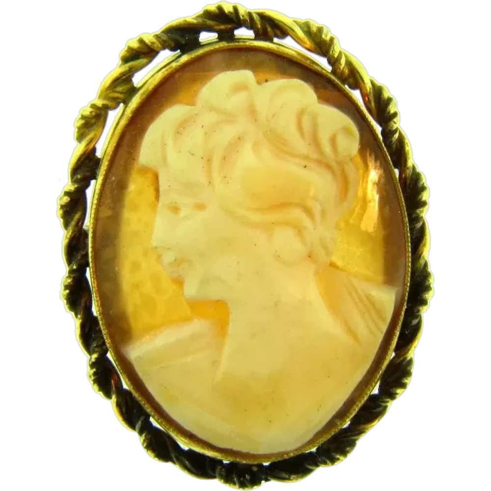 Vintage shell Cameo Pendant/Brooch in 12 KT gold … - image 1