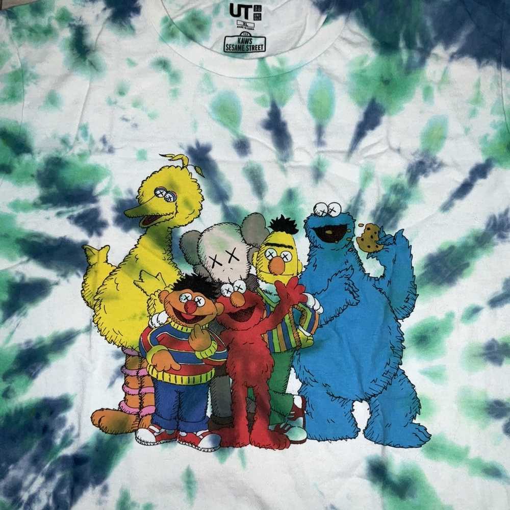 Kaws × Uniqlo KAWS Sesame Street One of one - image 3