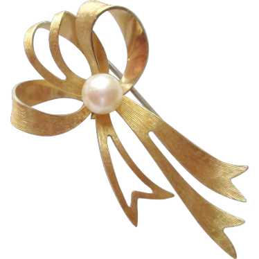 Krementz 14K Overlay Genuine Pearl Ribbon Bow Bro… - image 1