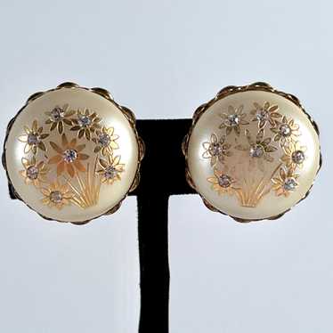 Late 50s/ Early 60s Pearl Dome Flower Earrings - image 1