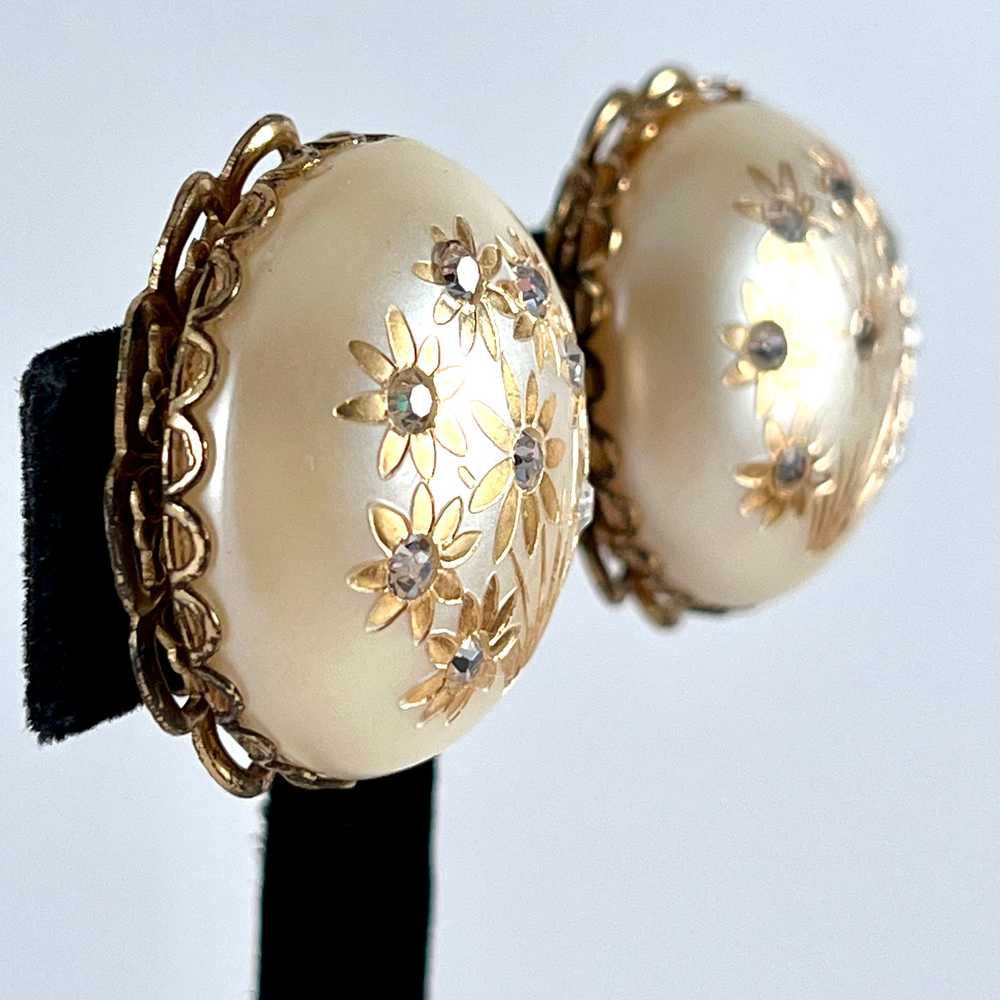 Late 50s/ Early 60s Pearl Dome Flower Earrings - image 4