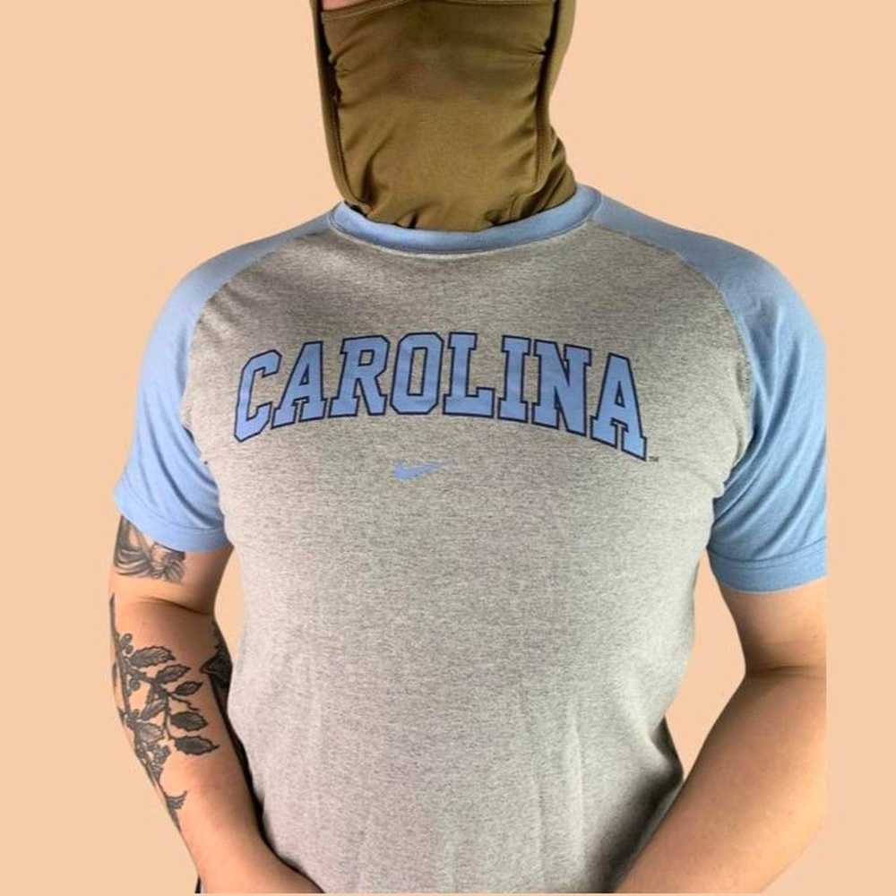 Nike Vintage y2k Nike Carolina tar heels t-shirt - image 2