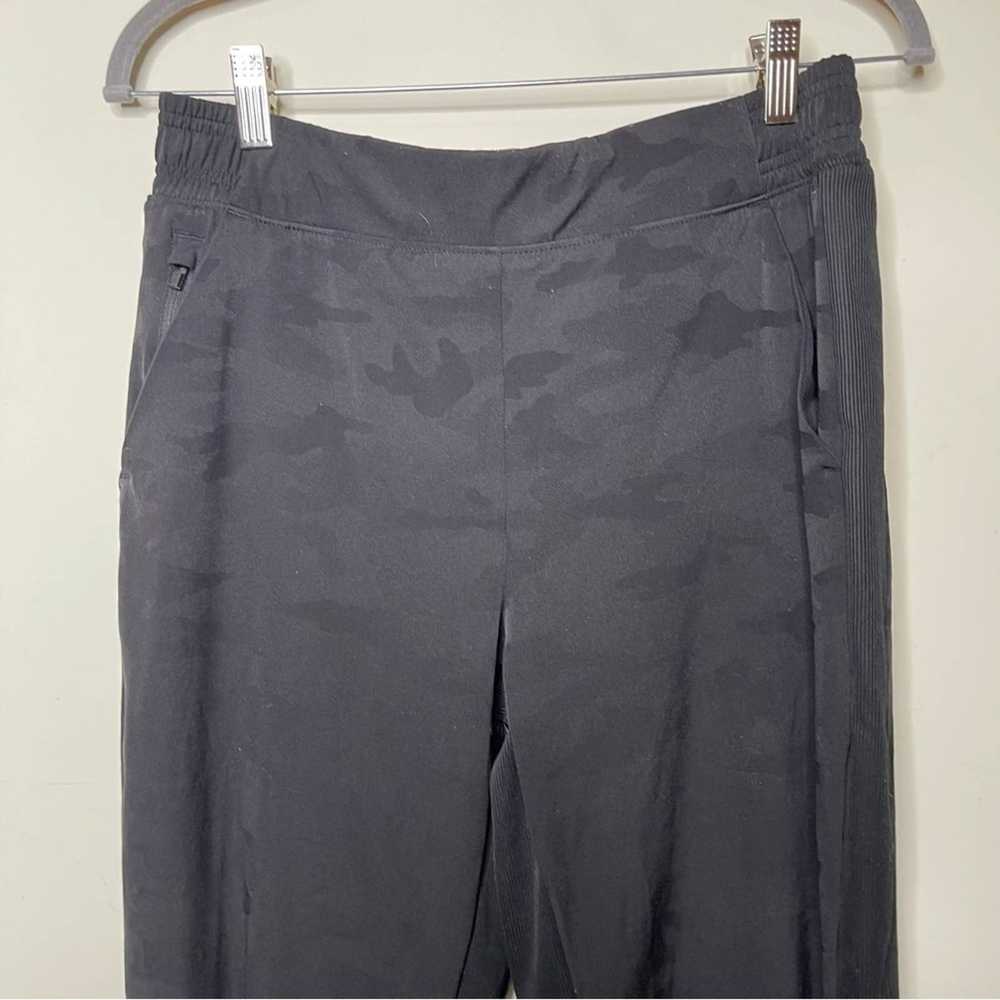 Other Athleta Brooklyn Lined Camo Jogger sz 8 - image 4