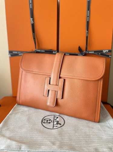Hermès Hermes vintage Jige clutch in brown grained leather. ref.190149 -  Joli Closet