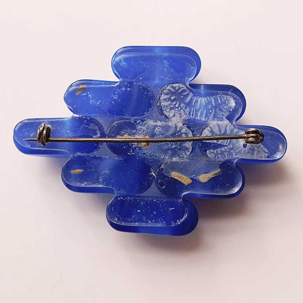 Gorgeous MOONGLOW LUCITE Blue Vintage Brooch - image 2