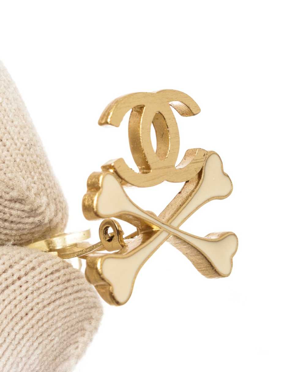 Chanel Chanel Gold Metal Coco Mark Clip On Earrin… - image 3