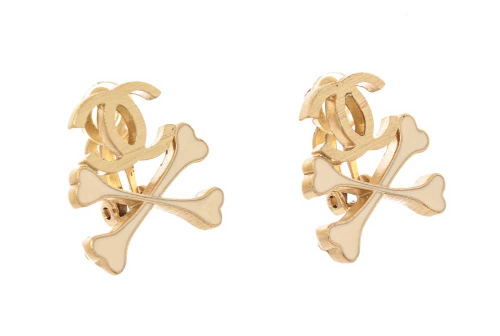 Chanel Chanel Gold Metal Coco Mark Clip On Earrin… - image 6