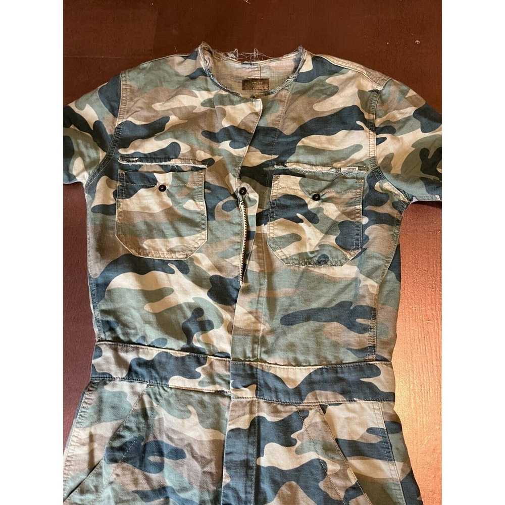 Mother Denim MOTHER The Fixer cut Camo Romper Dis… - image 5