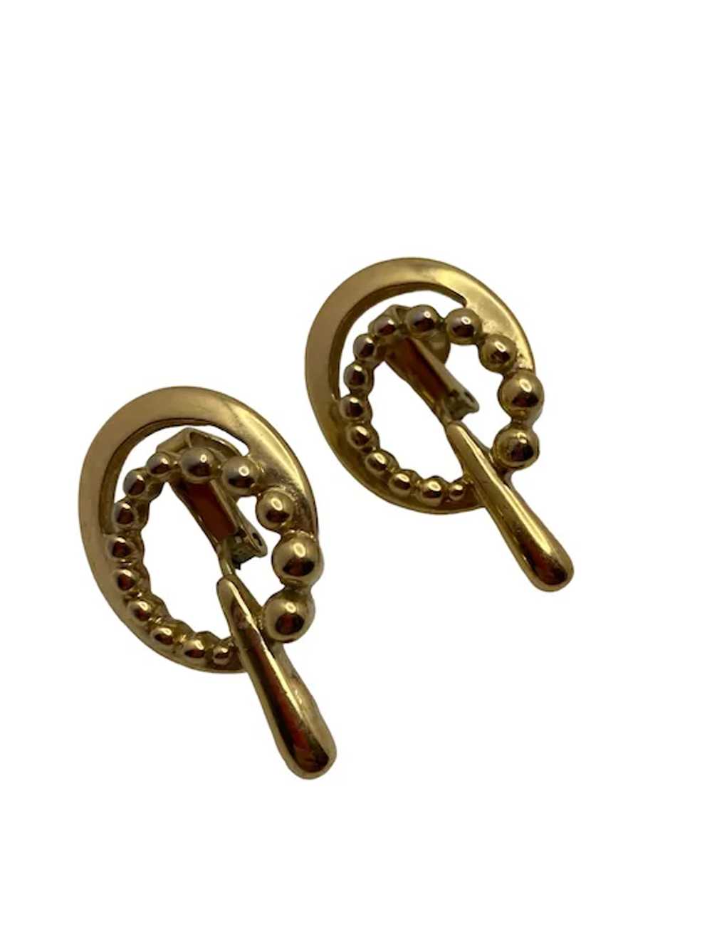 Pair of Trifari Oval Gold Tone Bead and Swag Clip… - image 3