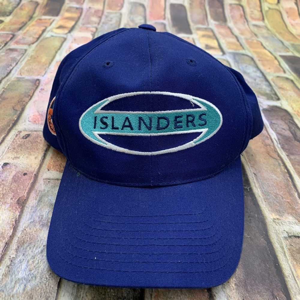 NHL × Vintage Vintage New York Islanders hat - image 1