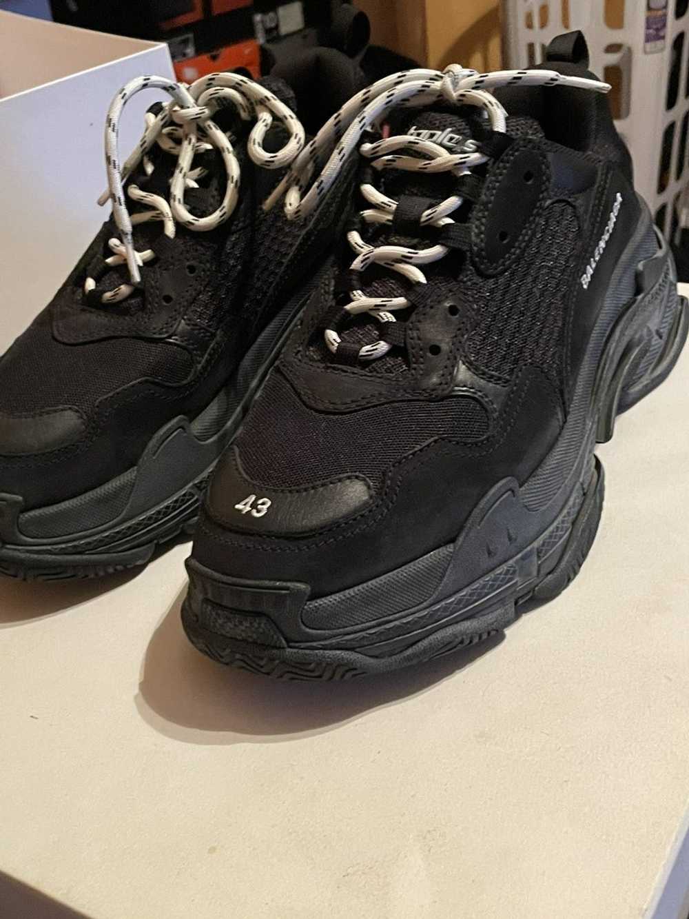 Balenciaga Triple black balenciaga triple s - Gem