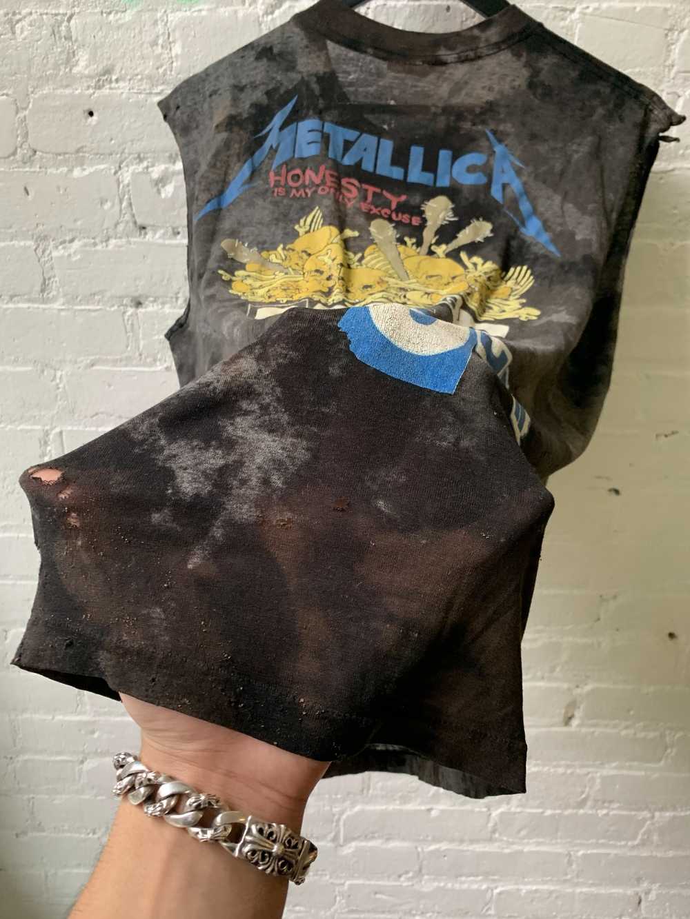 Black Vintage Metallica Thrashed Cut Off Damage I… - image 3