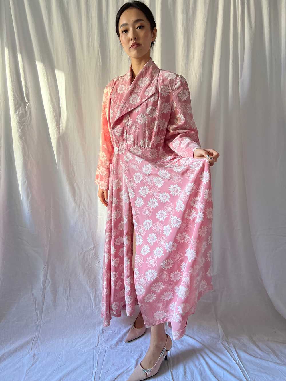 Vintage 1930s pink daisies gown robe - image 8