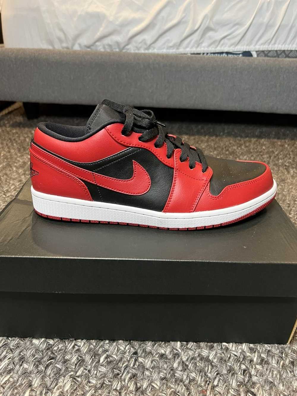 Jordan Brand Jordan 1 low reverse Bred size 11 - image 1