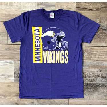 https://img.gem.app/607307252/1t/1694844663/other-vintage-t-shirt-minnesota-vikings-helmet.jpg