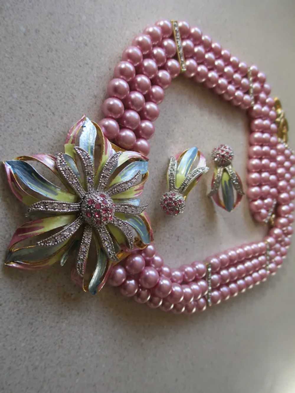 Vintage Pink Faux Pearl and Enamel Necklace /Earr… - image 2