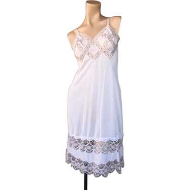 Vintage 1960 Movie Star Full Slip White with ecru lace NEW NOS size 32