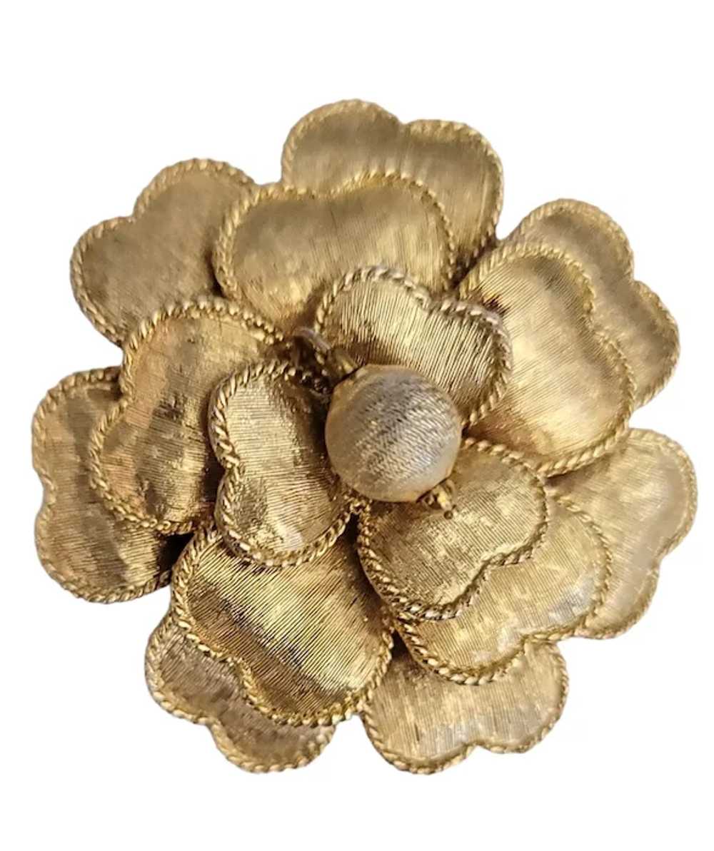 Signed SA Vintage Gold Tone Textured Flower Clust… - image 2