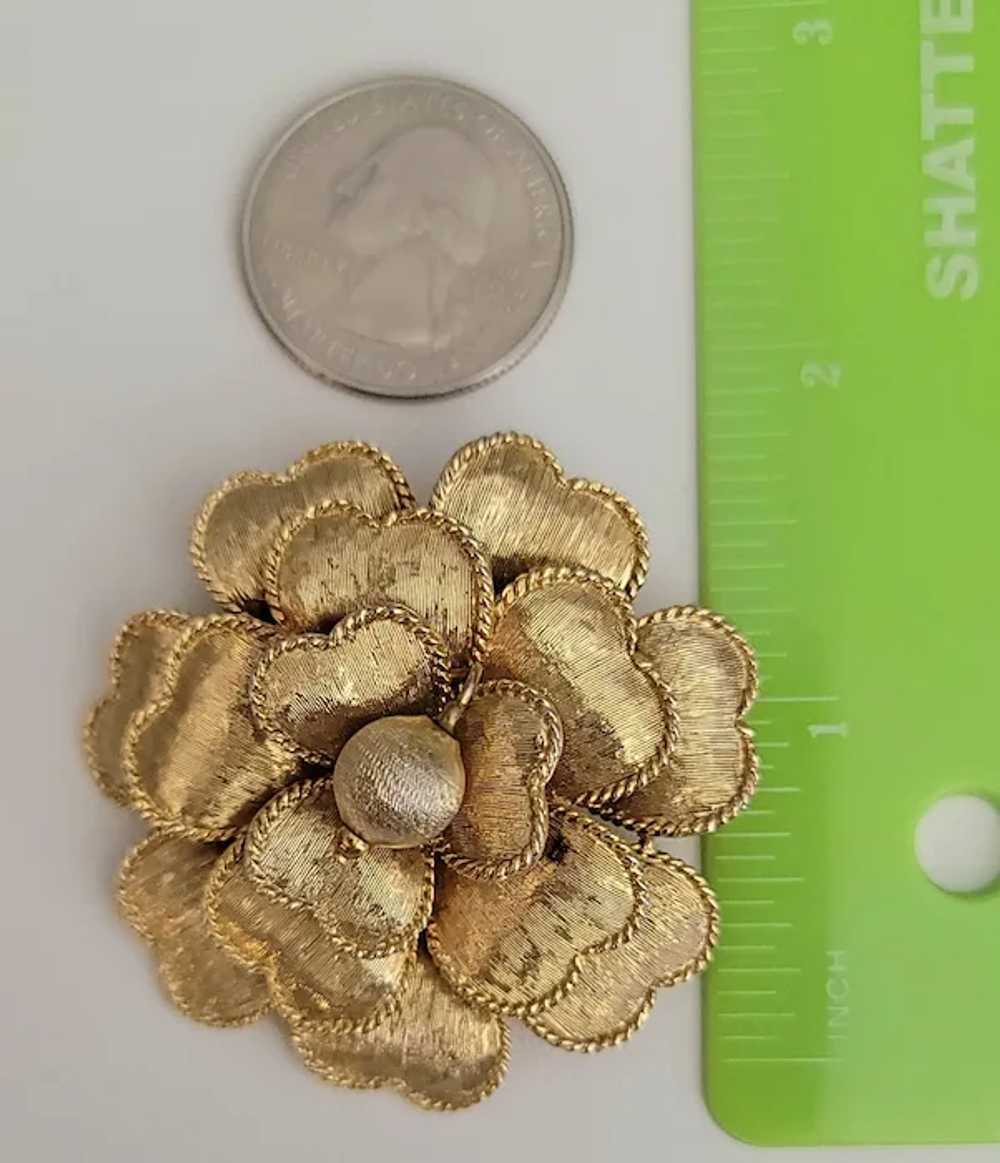 Signed SA Vintage Gold Tone Textured Flower Clust… - image 5