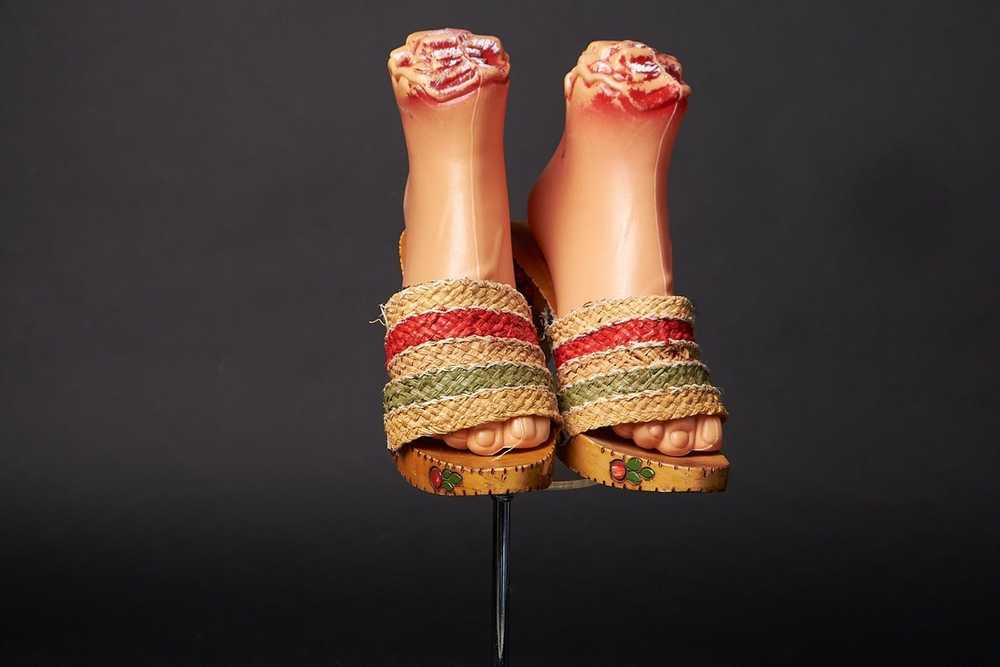 Vintage Vintage 1950s Straw Hand Painted Heels Sh… - image 1