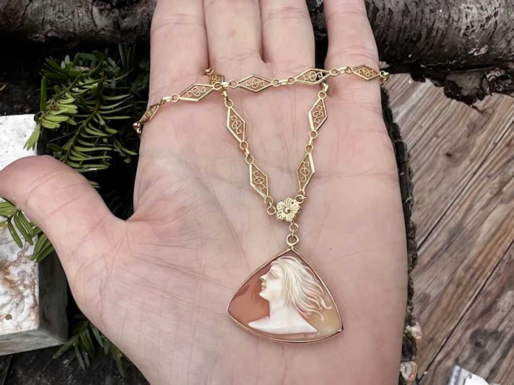 14K Yellow Gold Carved Conch Shell Cameo Pendant - image 3