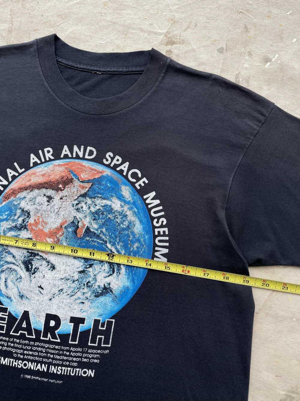 80's Smithsonian "Earth" T-Shirt—[M] - image 5