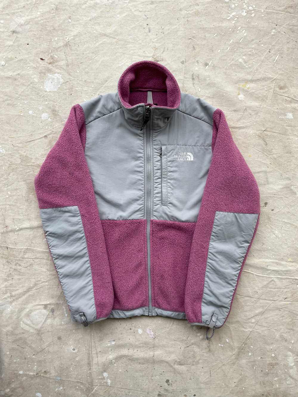 THE NORTH FACE DENALI—PINK/GREY [S] - image 1