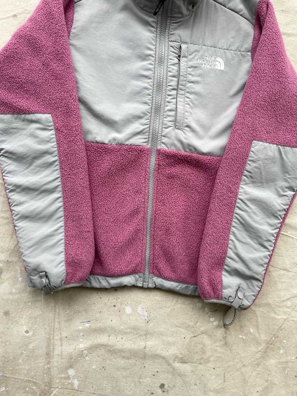 THE NORTH FACE DENALI—PINK/GREY [S] - image 2