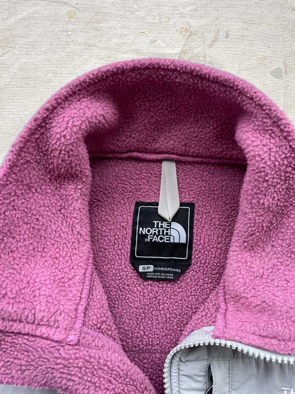 THE NORTH FACE DENALI—PINK/GREY [S] - image 4