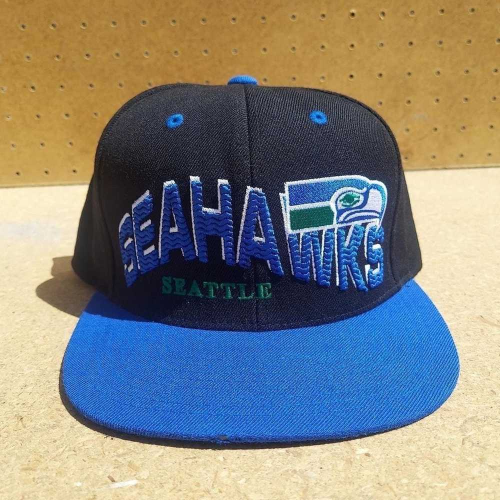 Youth Seattle Seahawks New Era College Navy 2022 Sideline Adjustable  9TWENTY Hat